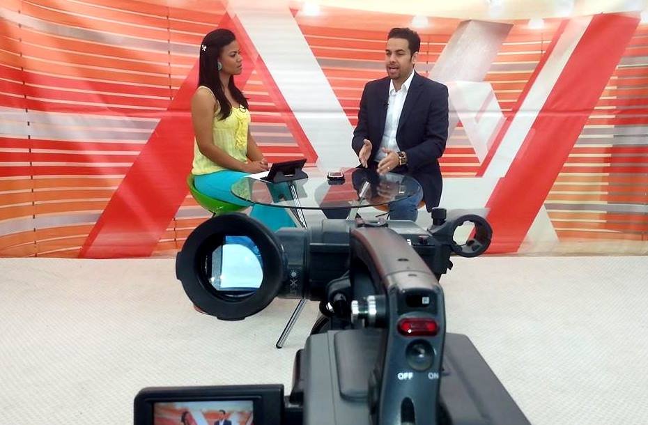 Entrevista a Juan Santos en el programa Estephany Activa